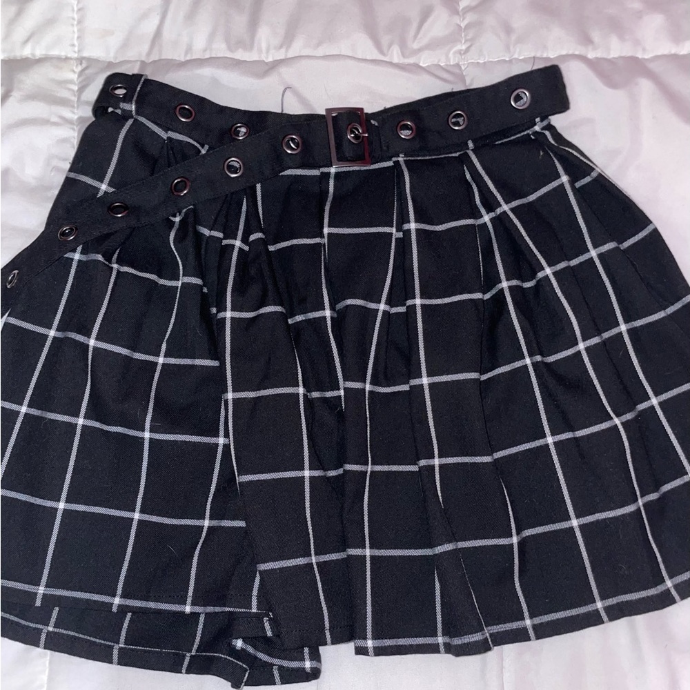 Black and white plaid skirt with adjustable and removable belt